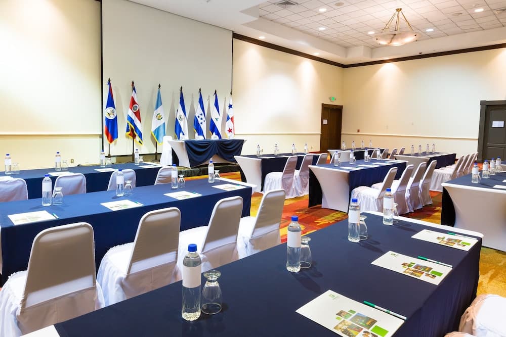 Holiday Inn San Salvador by IHG