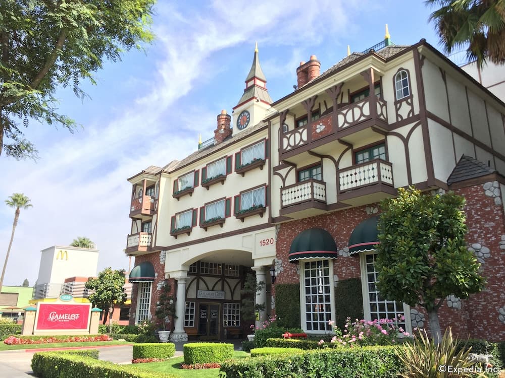 Anaheim Camelot Inn & Suites