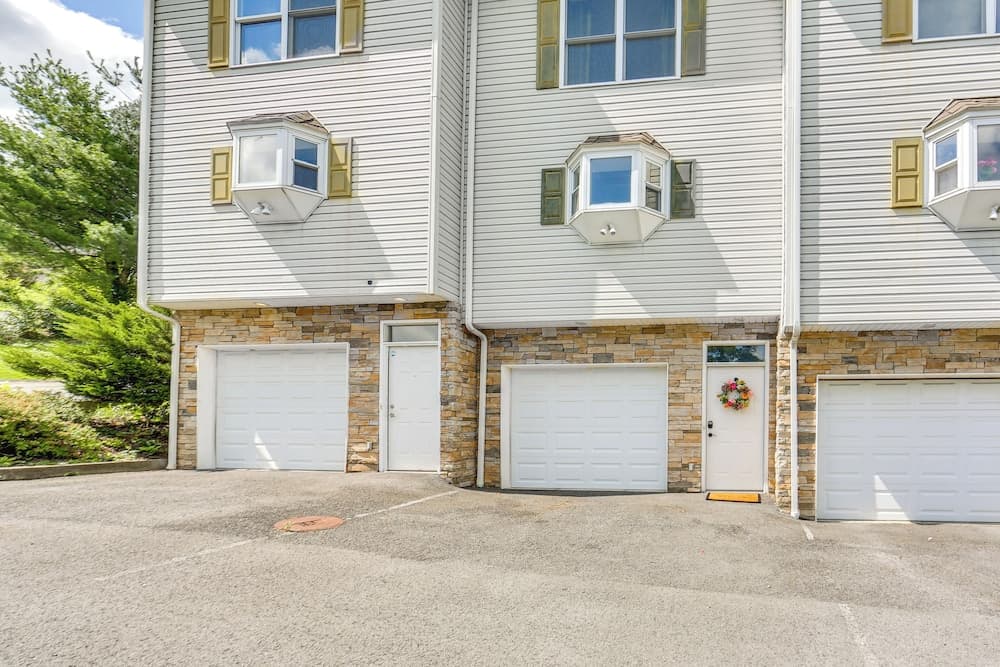 Chic Morgantown Vacation Rental - 2 Mi to Wvu!