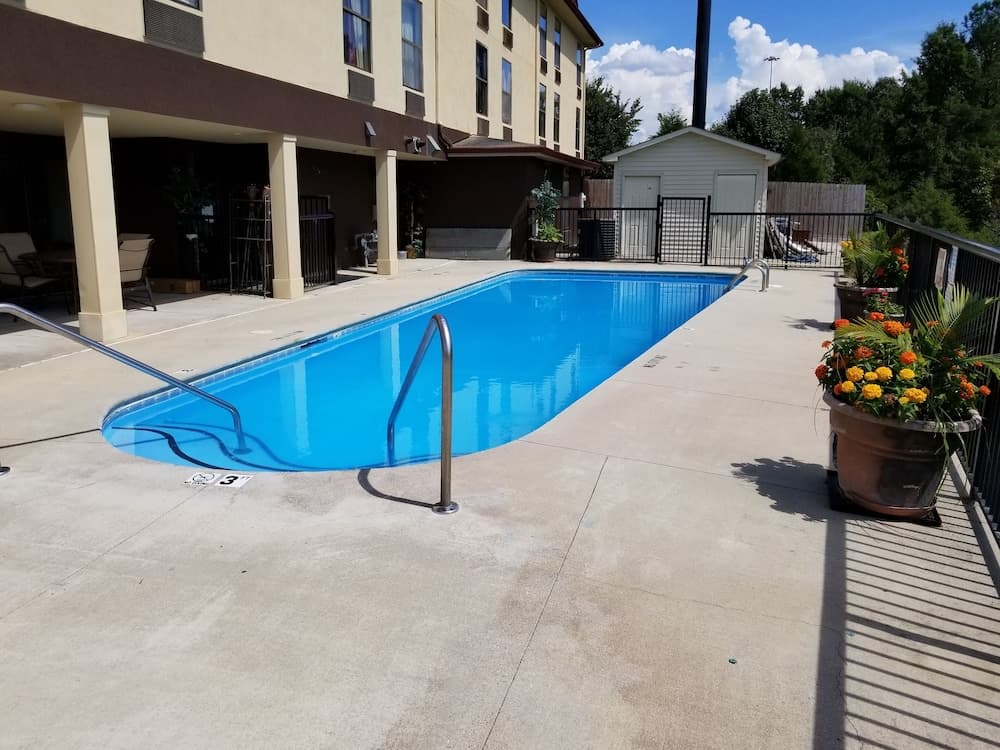 Clarion Pointe