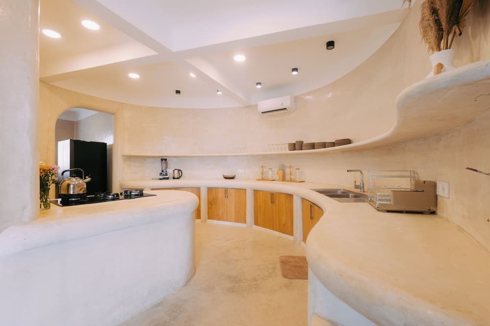 Nuanu Suites & Accommodations