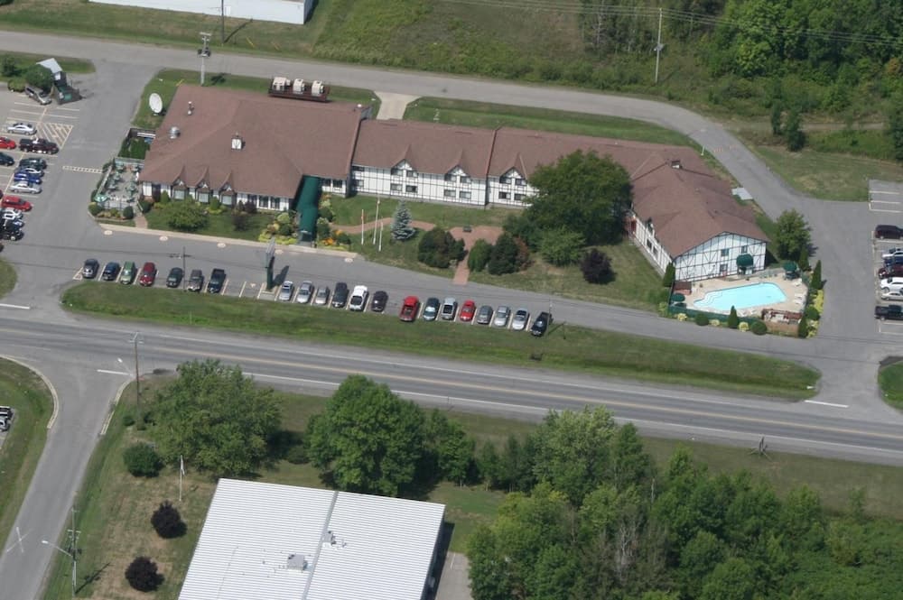 McIntosh Country Inn & Conference Centre in Canada