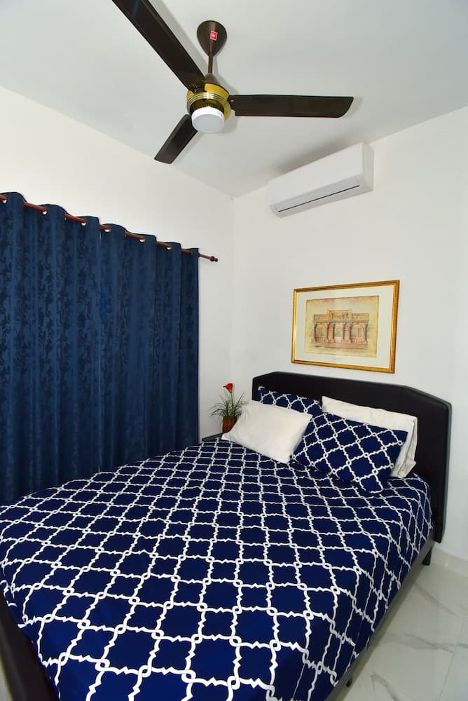 Rosil Place Aparthotel by the Beach
