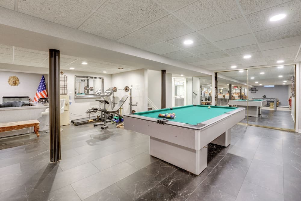 Indoor & Outdoor Entertainment! Luxe Michigan Home