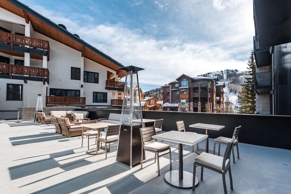 Goldener Hirsch, Auberge Collection