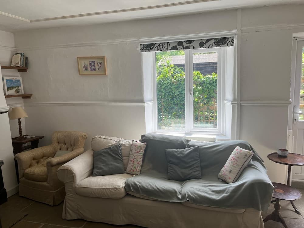 Peaceful Riverside Cottage in Machen, Caerphilly