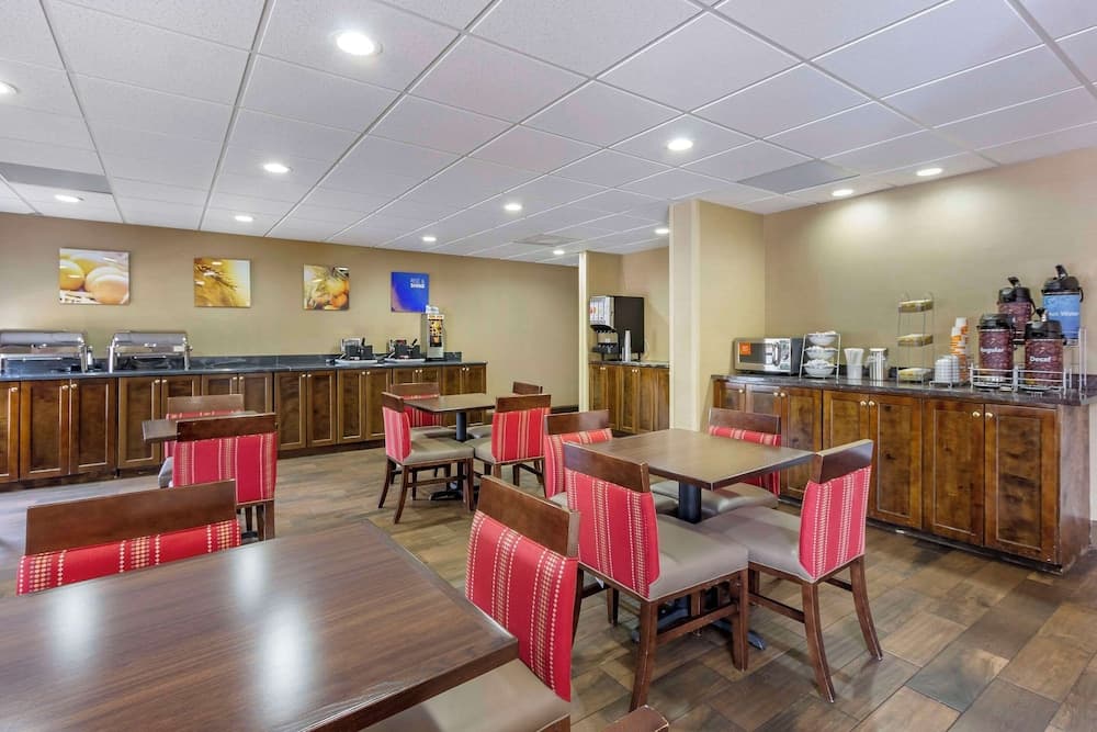 Comfort Suites