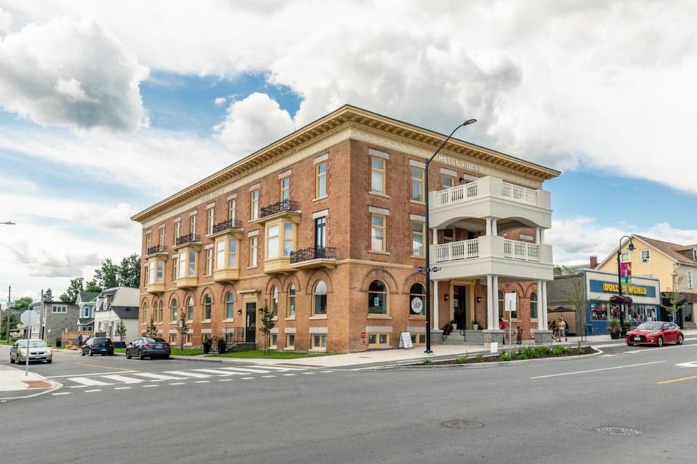 Rideau 2Br Signature Apartment Free Parking