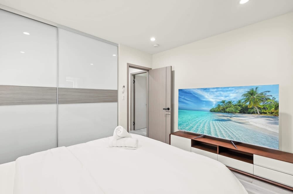 Stylish New Home Bright, Modern & Fully Stocked