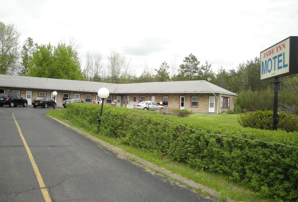 Jade Inn Motel