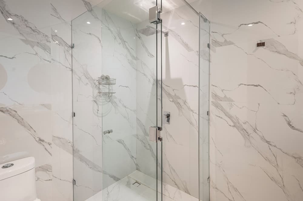 Mistiq Luxury Condo