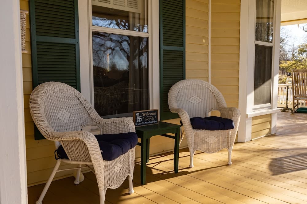 The Oaks Victorian Inn