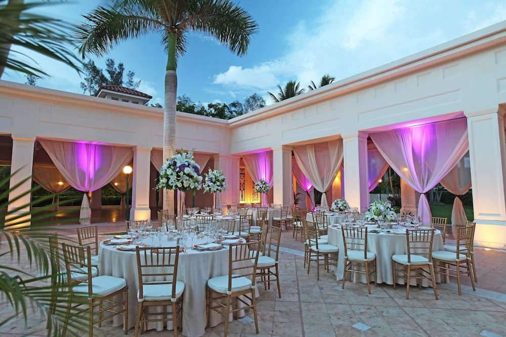 Real InterContinental San Salvador at Metrocentro Mall by IHG