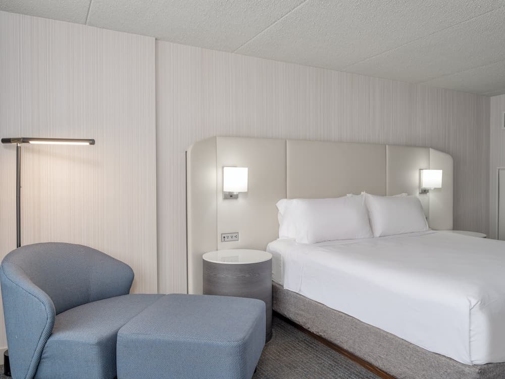 Crowne Plaza Indianapolis-Airport by IHG
