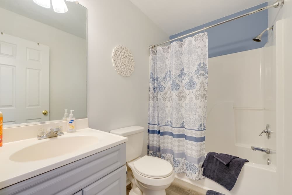 Pet-friendly Pinehurst Home w/ Deck - Near Golf