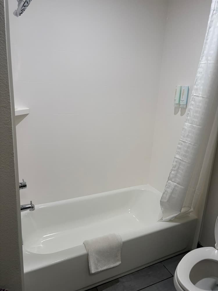Clarion Pointe
