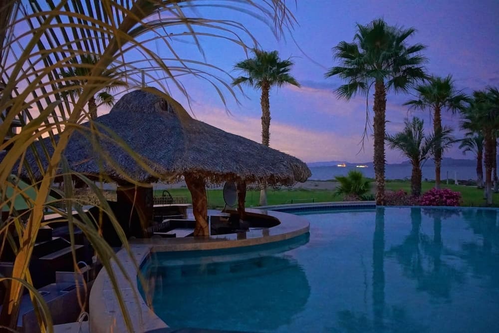 Paraiso Del Mar Resort E202 2 Bed by Casago