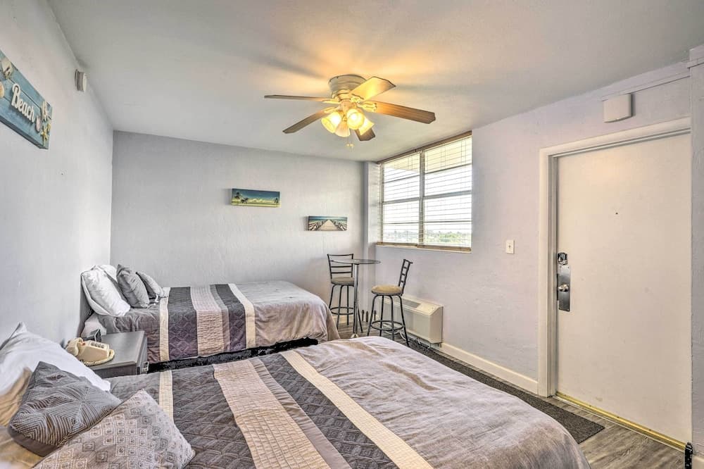 Beachfront Studio w/ Community Indoor Pool!