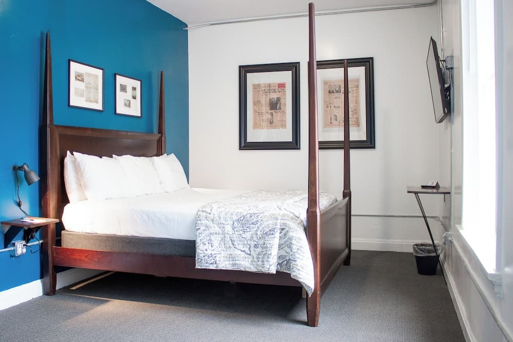 11th Avenue Hostel