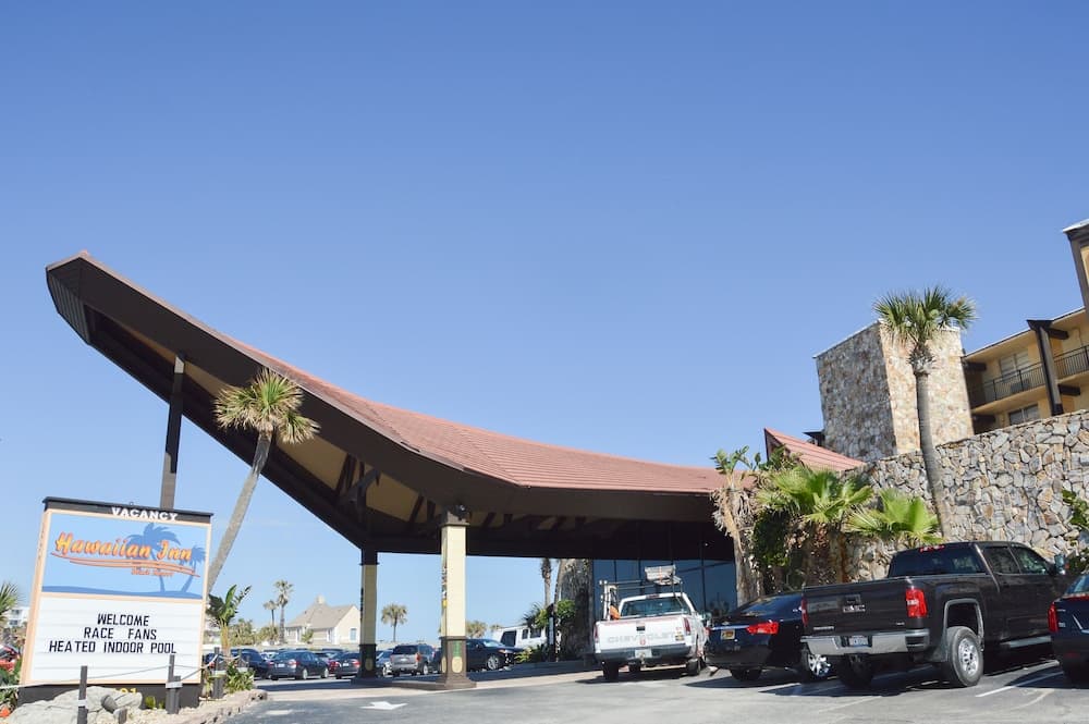 Hawaiian Inn Beach Resort