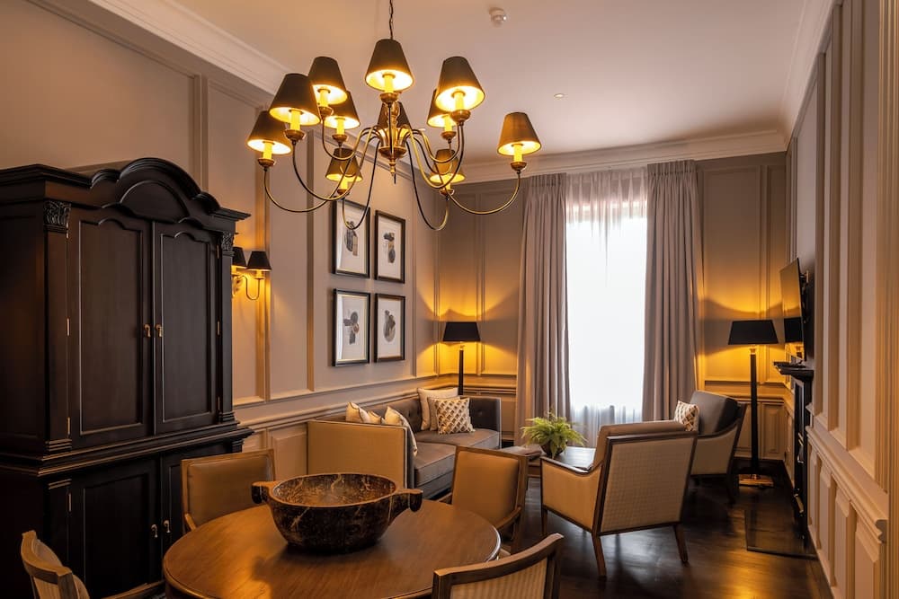 Grand Hotel