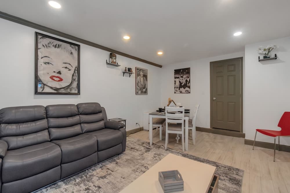 Modern 3BR Condo - Heart of ATL