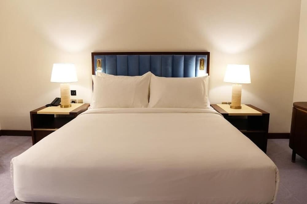 Peninsula Worth Hotel