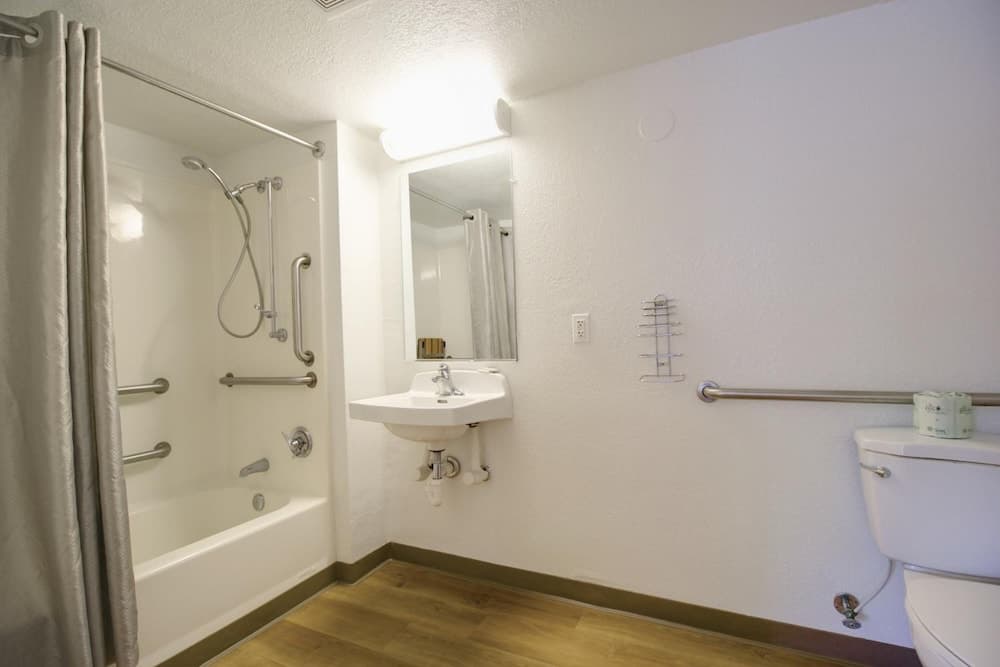 Motel 6 Lantana, FL