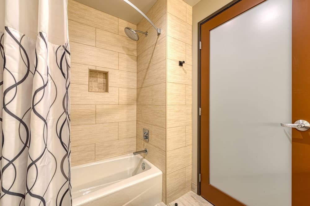 Hotel Lexen - Newhall
