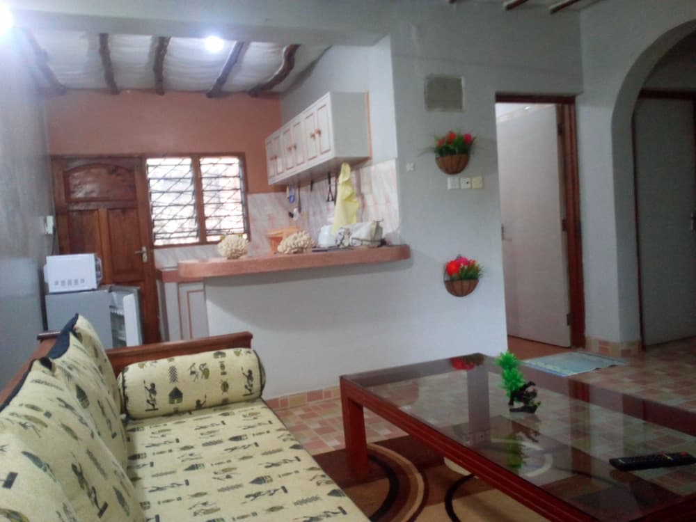 Delina Cottage Diani