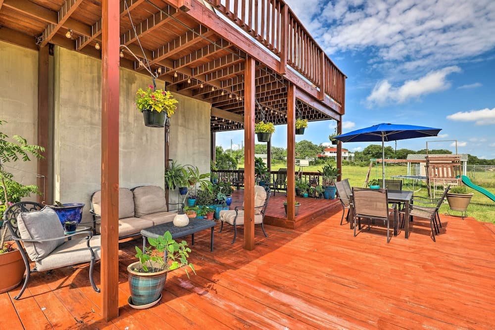 Extravagant 4,500 Sq Ft Home in Hill Country!