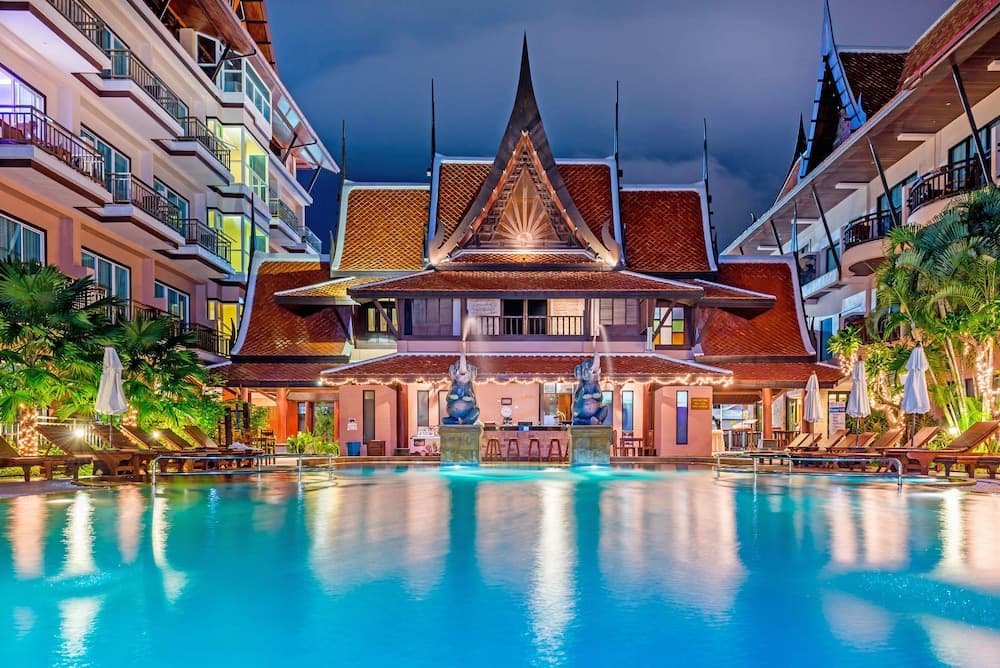 Nipa Resort