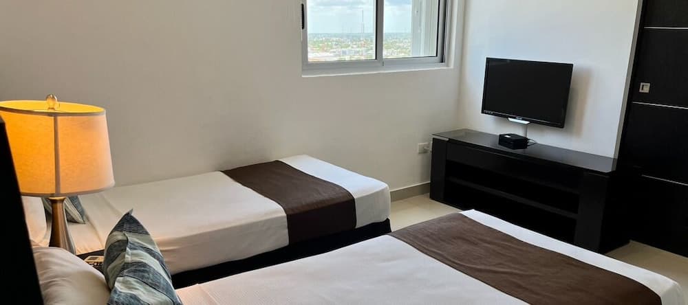 Suites Malecon Cancun