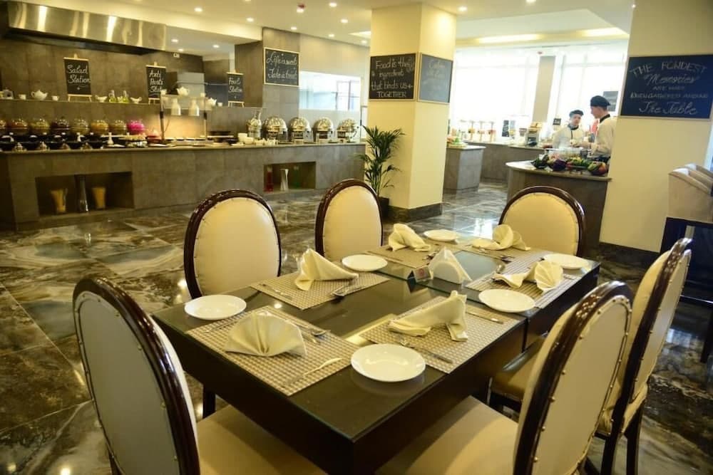 Sandy Palace Hotel