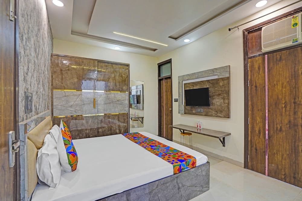 Fabhotel Shubh Palace