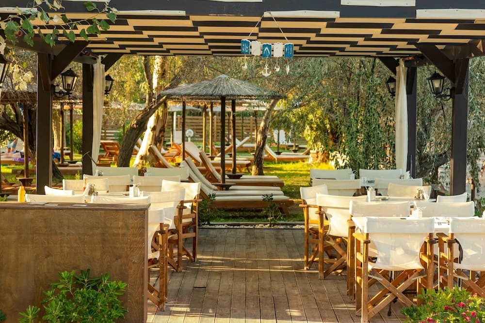 Robolla Beach Aparthotel