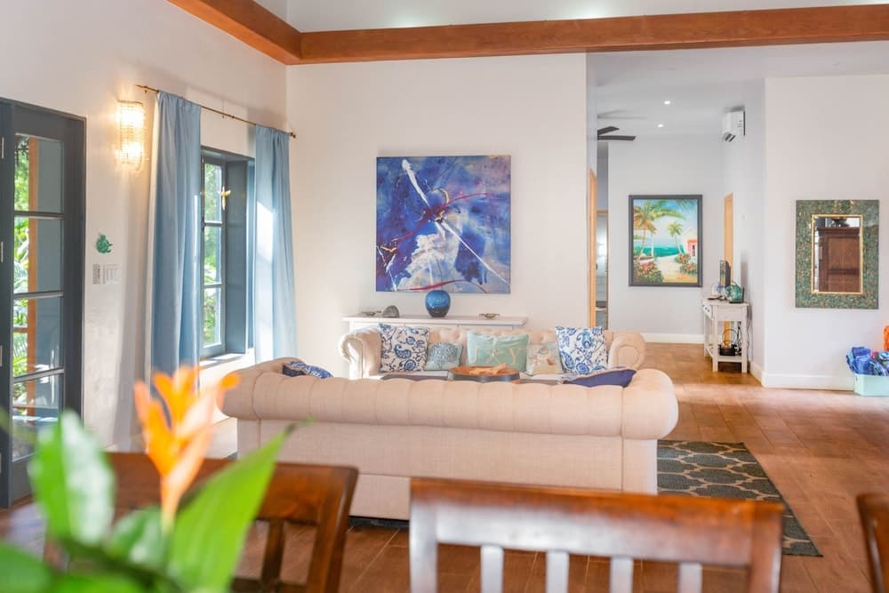 Casa Catarata 3 Bedroom Home by RedAwning
