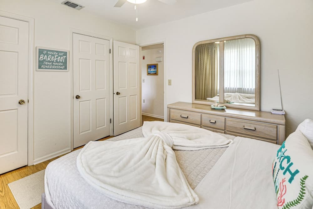 < 1/2 Mi to Coast: New Smyrna Beach Getaway