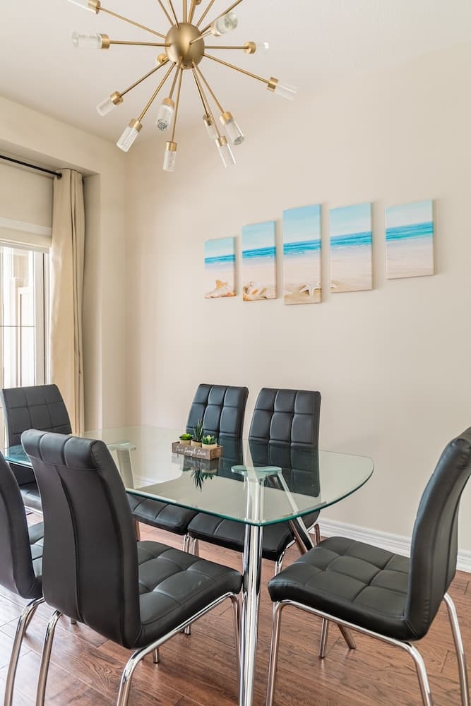 GLOBALSTAY. Modern Lake Ontario Townhomes