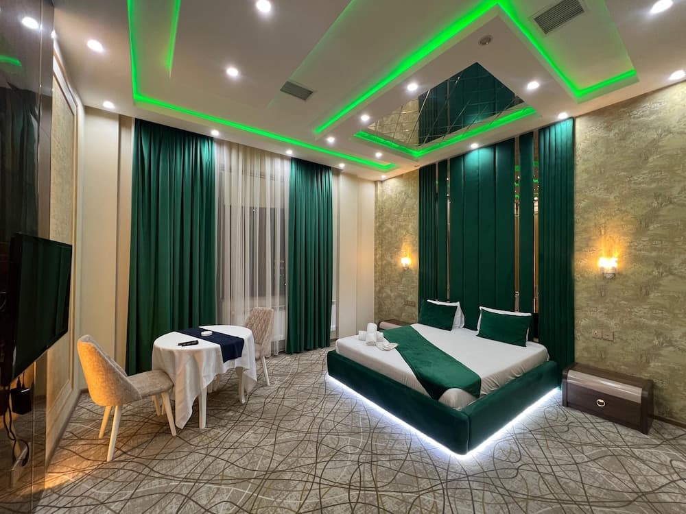 Royal Mansion Hotel