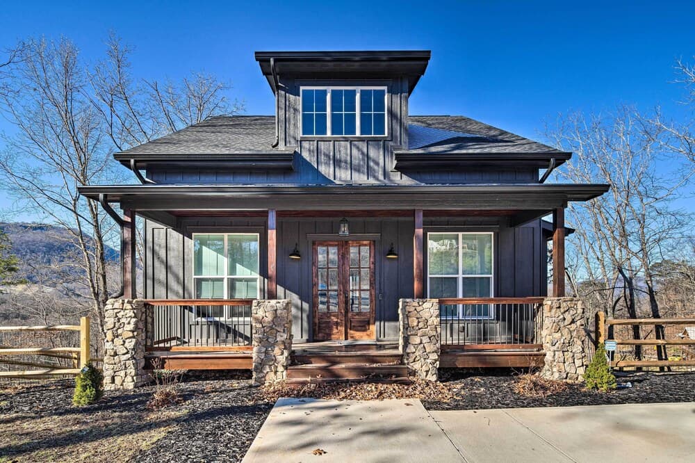 Waynesville House: Fire Pit + Mountain Views!