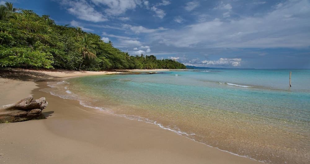Charming 2-person Apartment in Playa Chiquita, Puerto Viejo
