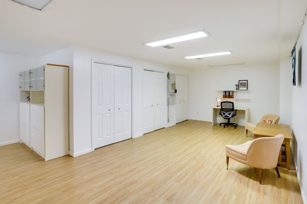 Modern & Spacious Home - 6 Mi to Dtwn South Bend