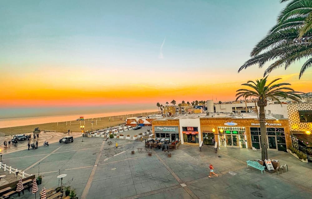 ITH Hermosa Beach Surf Hostel LAX