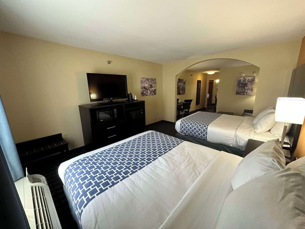 Best Western Plus Bass Hotel & Suites
