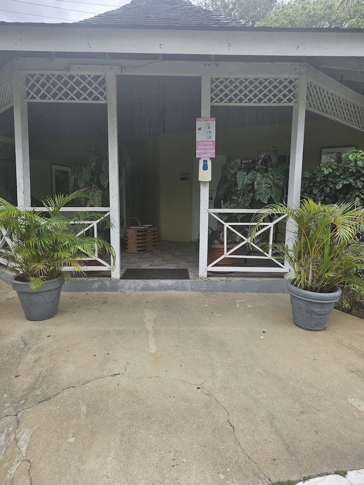 Apartment E6