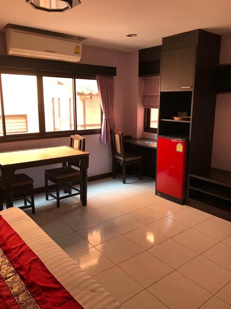 Zip Lounge & Apartments