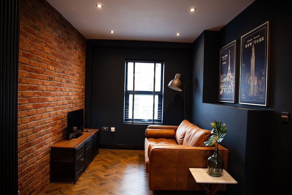 Barber Shop Flat