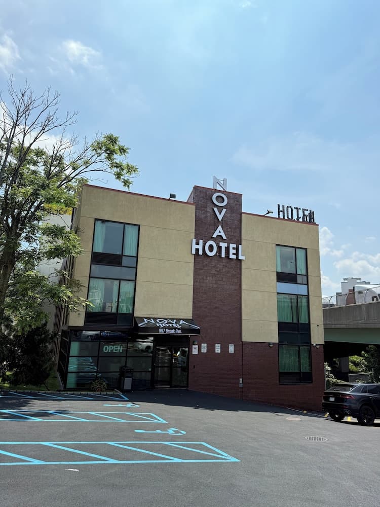 NOVA HOTEL BRONX