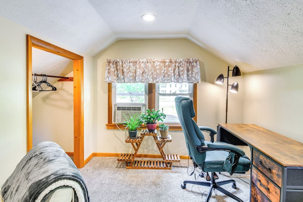 3 Mi to Seneca Lake: Couple's Apt w/ River Access